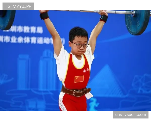 举重进校园项目开展，青少年体质增强见效